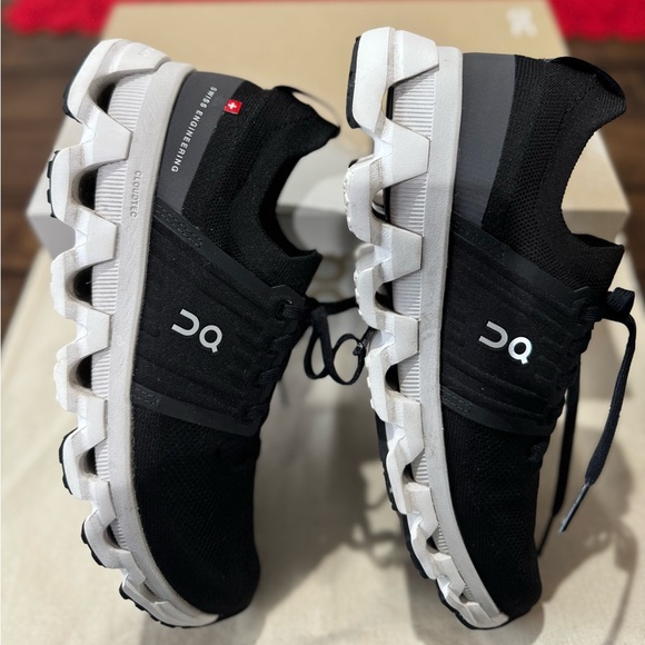 ON Cloudswift 3 women’s size 7. Color Black. Worn only once in great condition. - Picture 6 of 11